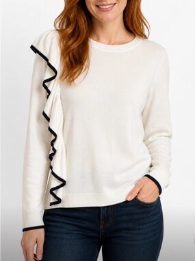 Preowned White Halogen sweater Medium Petite